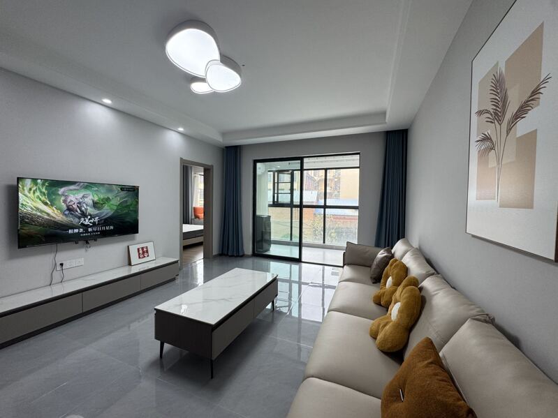 昆明學區房托管案例 | 五華區昆八中旁建投學府113平三室托管，年租13000元，簽約7年裝修全包 